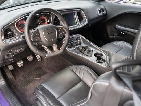 Used 2016 Dodge Challenger SRT Hellcat RWD image 8