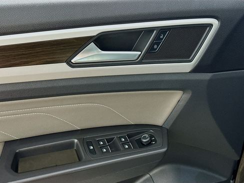 Used 2023 Volkswagen Atlas SE w/ Panoramic Sunroof Package AWD/4WD image 21