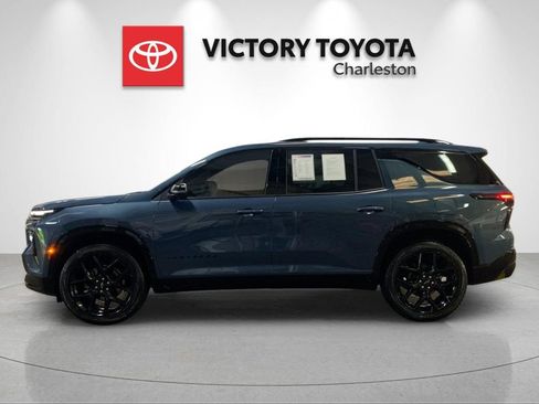 Used 2026 Chevrolet Traverse RS w/ LPO, Floor Liner Package AWD/4WD image 2