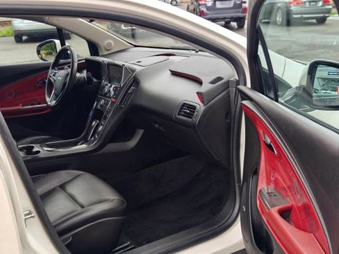 Used 2012 Chevrolet Volt Premium w/ Premium Trim Package FWD image 30