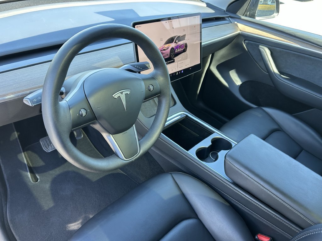 Used 2025 Tesla Model Y Long Range RWD image 24