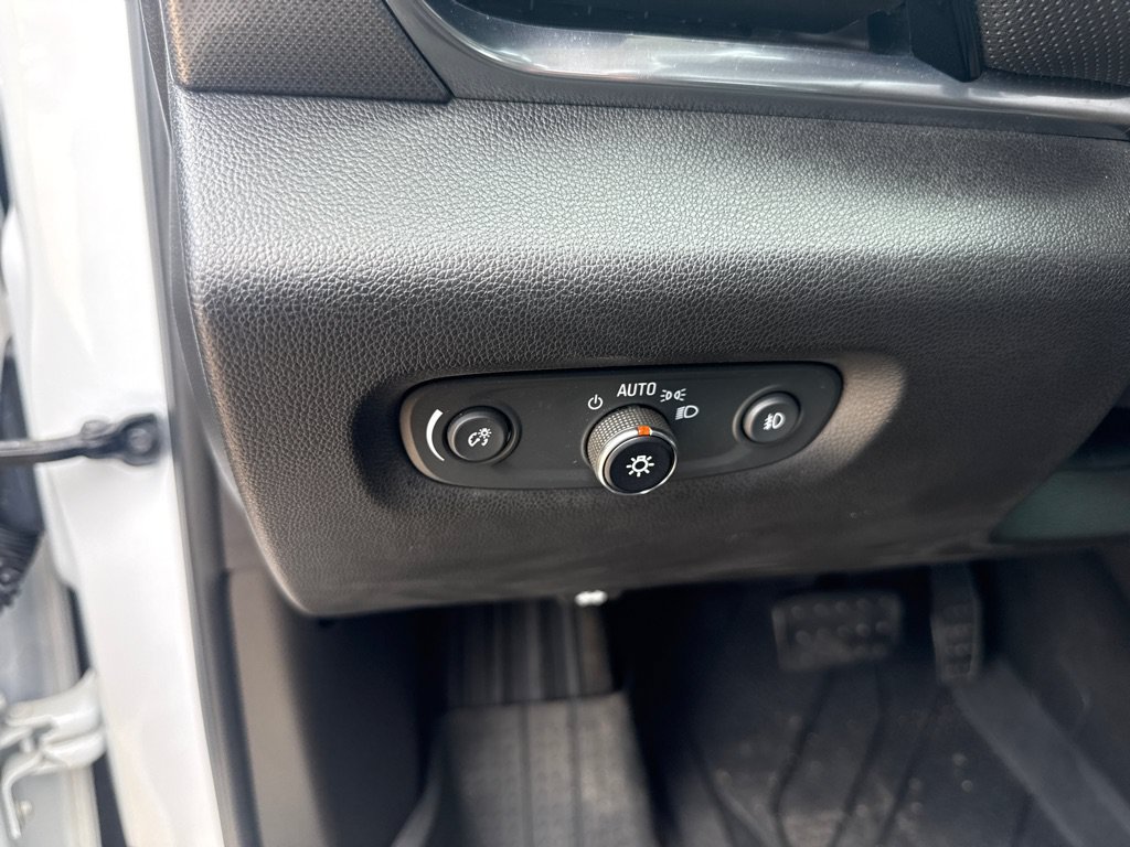 Used 2019 Chevrolet Traverse Premier w/ Driver Confidence II Package FWD image 29