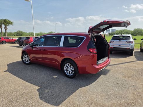New 2026 Chrysler Pacifica Select FWD image 22