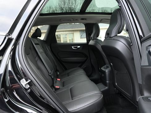 Used 2021 Volvo XC60 T8 Inscription Expression image 37