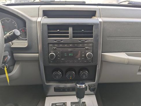 Used 2008 Jeep Liberty Sport w/ Popular Equipment Group AWD/4WD image 3