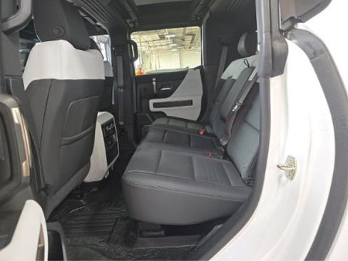 Used 2025 GMC Hummer EV 2X AWD/4WD image 8