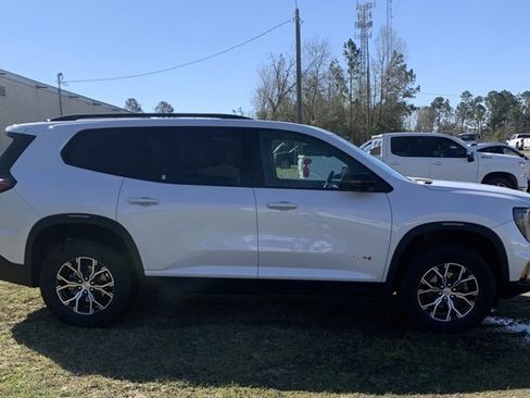 Used 2024 GMC Acadia AT4 image 5