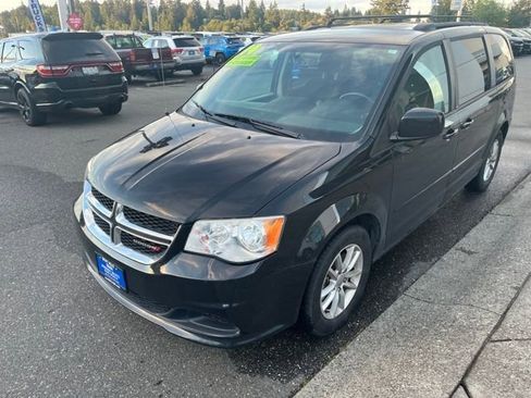 Used 2014 Dodge Grand Caravan SXT w/ UConnect Hands-Free Group FWD image 3