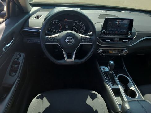 Certified 2024 Nissan Altima 2.5 SV FWD image 12