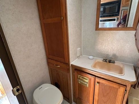 Used 2003 Ford E-450 and Econoline 450 image 26