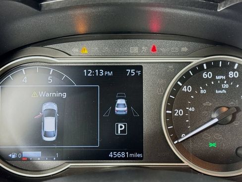Used 2024 Nissan Versa SV FWD image 14