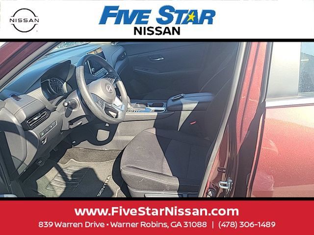 Used 2025 Nissan Sentra SV FWD image 3
