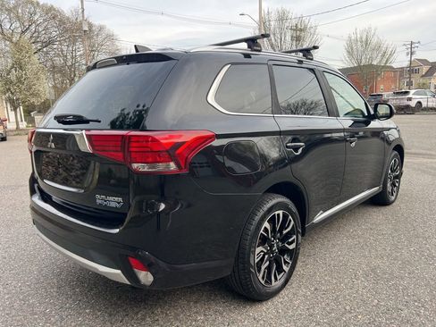 Used 2018 Mitsubishi Outlander 4WD Plug-In Hybrid image 5