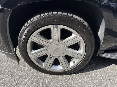 Used 2019 Cadillac Escalade ESV Luxury image 10