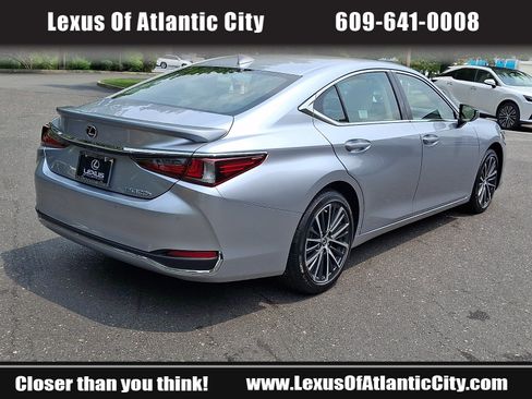 Used 2025 Lexus ES 300h w/ Premium Package FWD image 6
