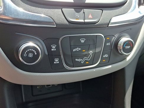 Used 2023 Chevrolet Equinox LS AWD/4WD image 15