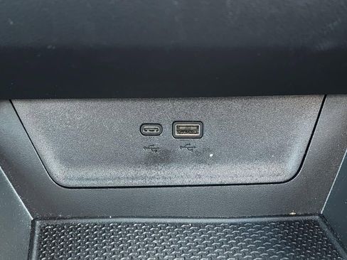 Used 2025 Chevrolet Equinox LT image 24