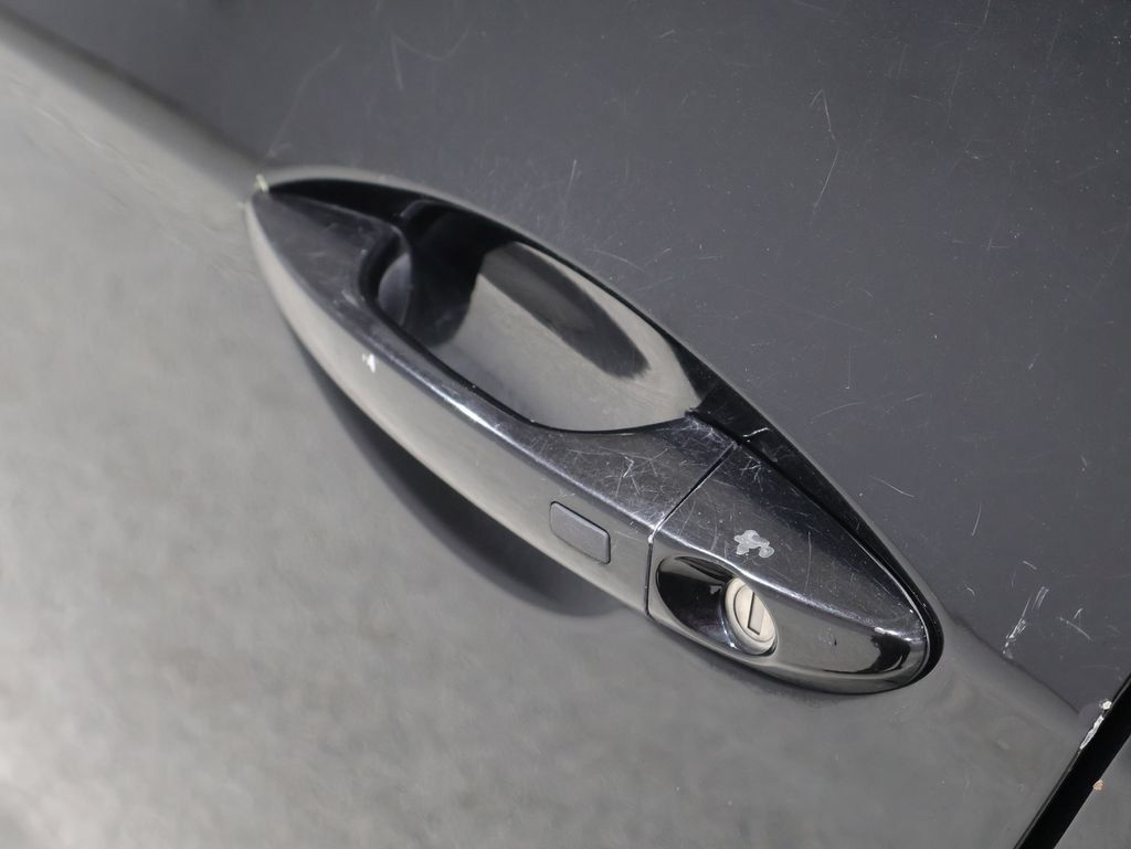 Used 2014 Hyundai Veloster Turbo FWD image 20