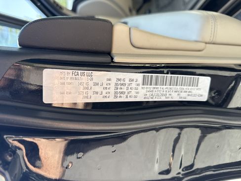 Used 2020 Jeep Grand Cherokee Overland AWD/4WD image 35