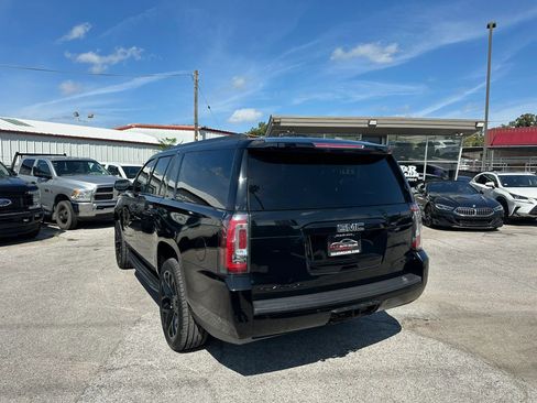 Used 2019 GMC Yukon XL SLT w/ Graphite Performance Edition AWD/4WD image 3