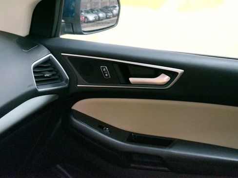Used 2020 Ford Edge SEL w/ Convenience Package AWD/4WD image 11