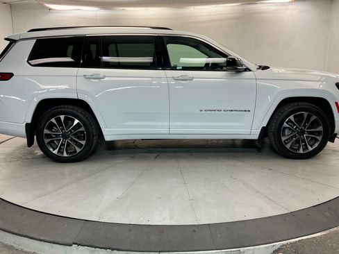 Used 2023 Jeep Grand Cherokee L Overland w/ MOPAR Finishing Package AWD/4WD image 6