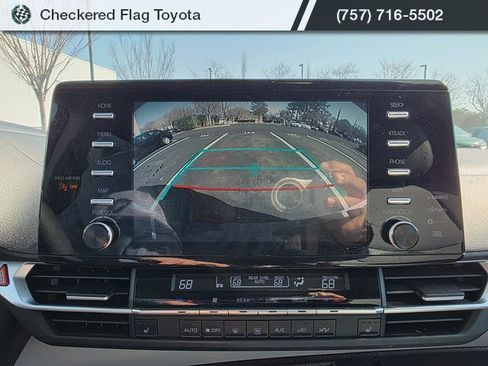 Used 2021 Toyota Sienna XLE w/ XLE Plus Package image 16