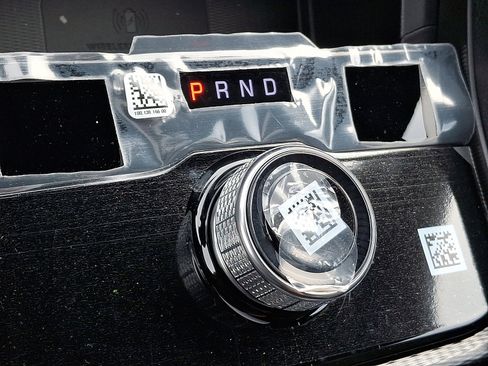 New 2025 Jeep Grand Cherokee Altitude image 10