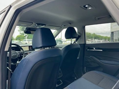 Certified 2025 Kia Seltos S AWD/4WD image 11