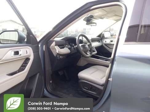 New 2026 Ford Explorer Active w/ Active Comfort Package image 9