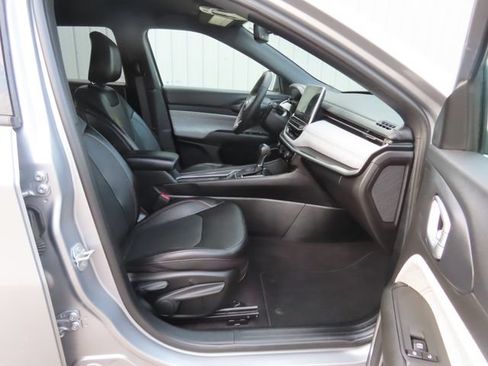 Used 2023 Jeep Compass Latitude AWD/4WD image 23