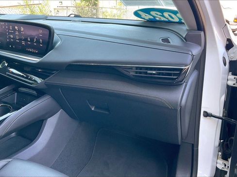 Used 2024 Buick Envision Preferred AWD/4WD image 17