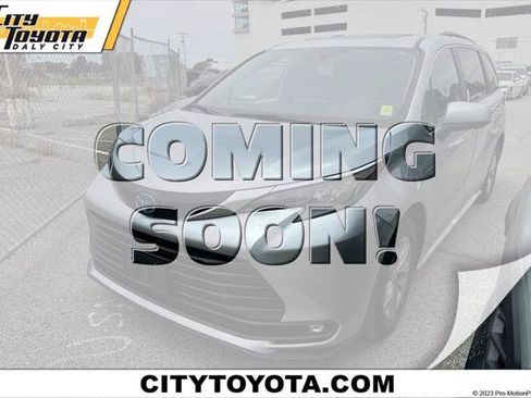 Certified 2025 Toyota Sienna XLE FWD image 1