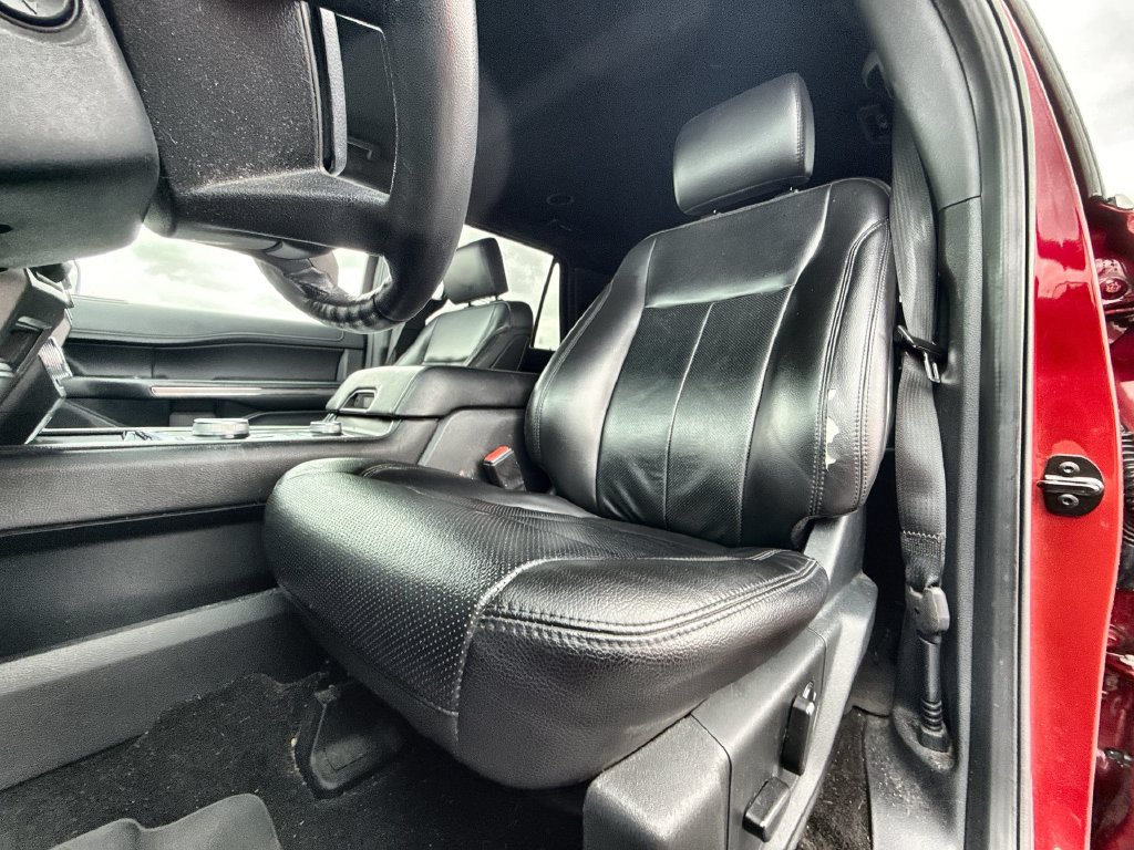 Used 2020 Ford Expedition XLT w/ Equipment Group 202A AWD/4WD image 13