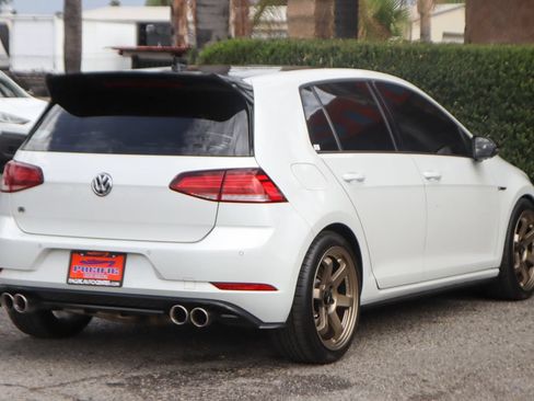 Used 2018 Volkswagen Golf R 4-Door AWD/4WD image 9