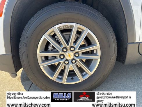 Used 2023 Chevrolet Traverse LT AWD/4WD image 7