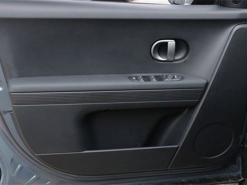 New 2026 Hyundai Ioniq 5 SEL image 17