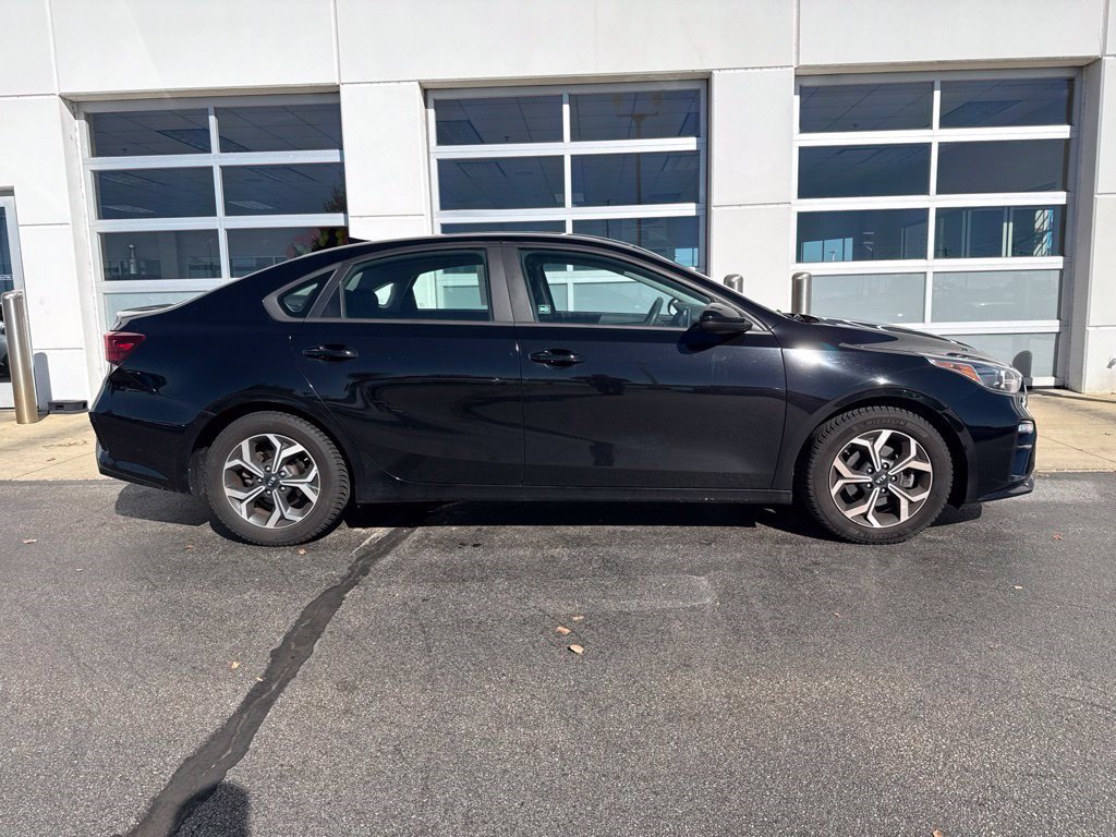 Used 2019 Kia Forte LXS FWD image 3