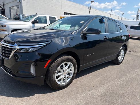 Used 2024 Chevrolet Equinox LT AWD/4WD image 1