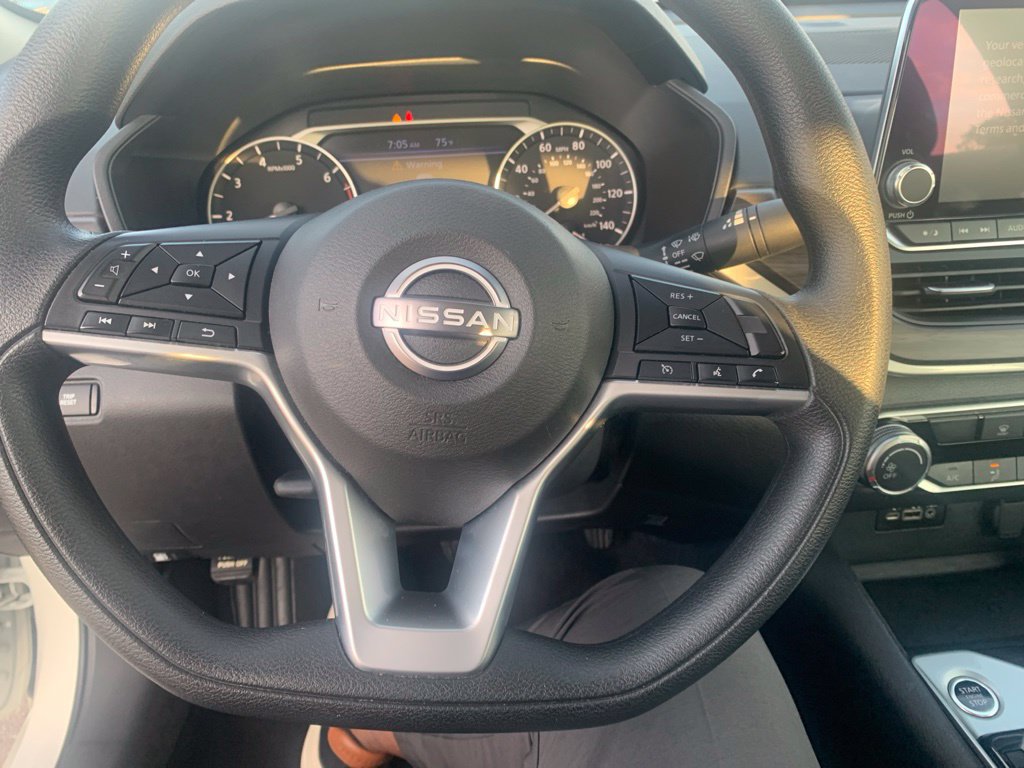 Used 2025 Nissan Altima 2.5 SV FWD image 19