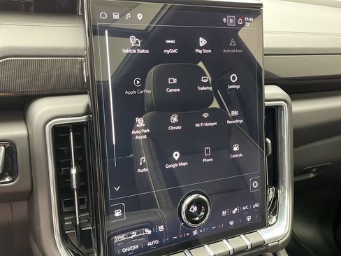 Certified 2025 GMC Yukon Elevation w/ LPO, Elevation Black Package AWD/4WD image 21