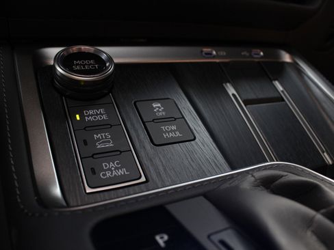 Used 2025 Lexus GX 550 w/ Accessory Package (32) AWD/4WD image 67