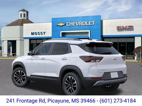 New 2026 Chevrolet TrailBlazer LT FWD image 3