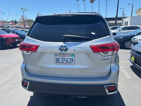 Used 2018 Toyota Highlander Limited Platinum w/ Carpet Mat Package (TMS) AWD/4WD image 5