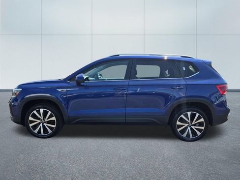 Used 2022 Volkswagen Taos SE FWD image 3