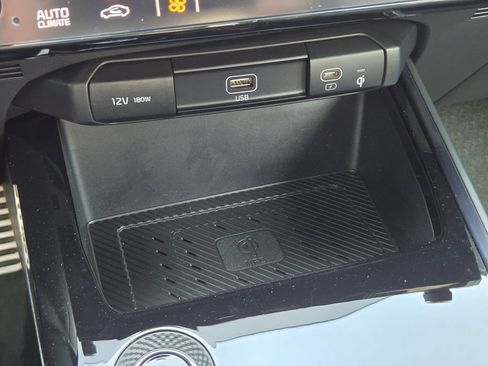 Certified 2024 Kia Niro Wave image 18