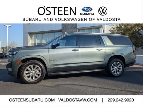 Used 2023 Chevrolet Suburban Premier image 1