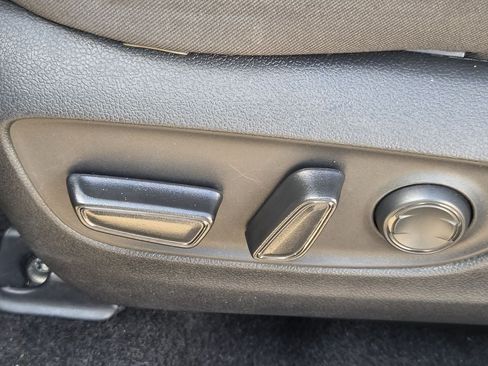 Used 2025 Toyota RAV4 XLE FWD image 28