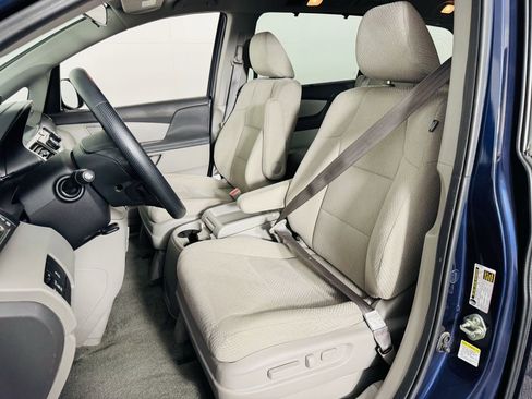 Used 2016 Honda Odyssey SE image 6