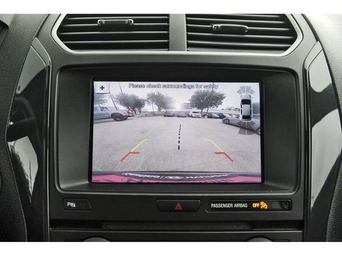 Used 2018 Ford Explorer XLT w/ Equipment Group 202A FWD image 26